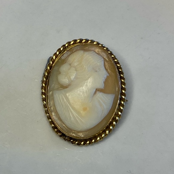 Vintage Antique Carved Shell Cameo Brooch Pin 10k GOLD Filled Jeweler tested - Picture 14 of 17